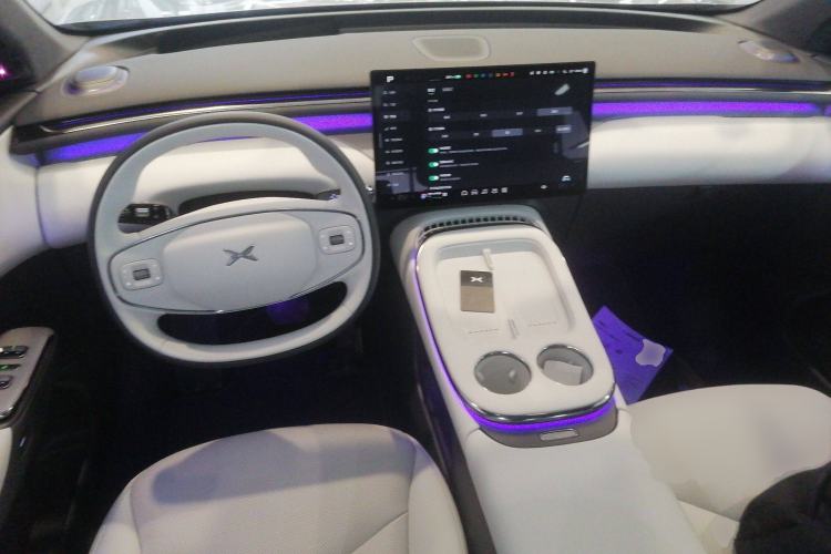 Used XPeng G7 2025 Model—602 Long Range Max Center Console