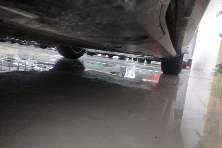 Used XPeng G7 2025 Model—602 Long Range Max Left Side Sill