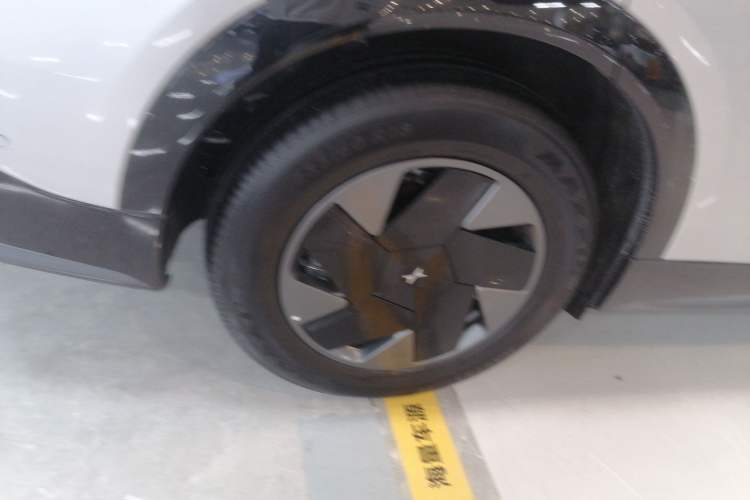 Used XPeng G7 2025 Model—602 Long Range Max Right Rear Wheel Hub