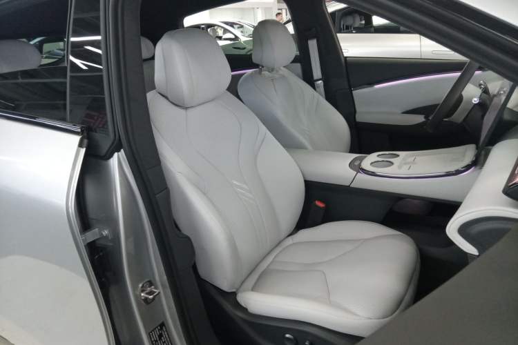 Used XPeng G7 2025 Model—602 Long Range Max Right Front Seat