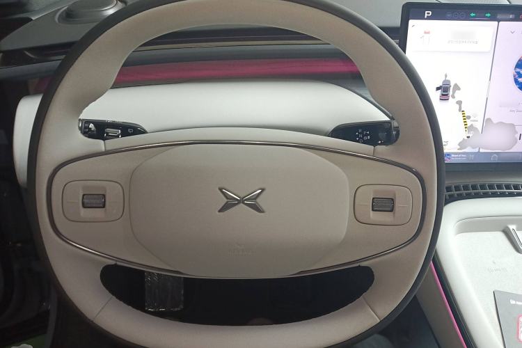 Used XPeng G7 2025 Model—602 Long Range Max Steering Wheel
