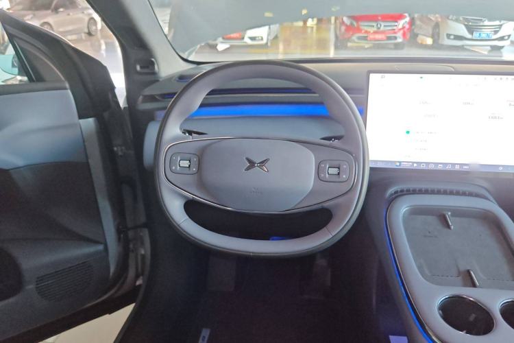 Used XPeng G7 2025 Model—702 Ultra Long Range Steering Wheel
