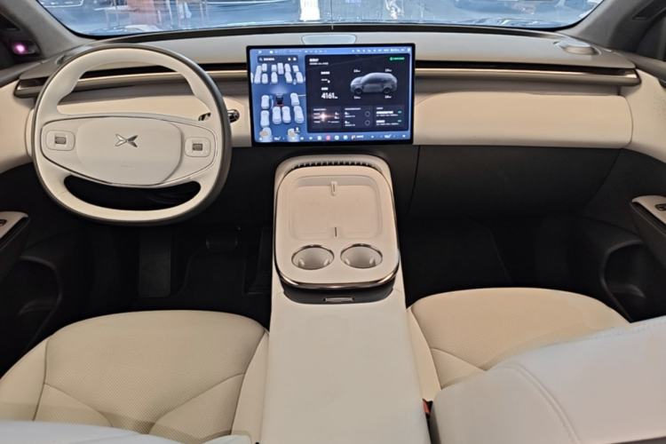 Used XPeng G7 2025 Model—702 Ultra Long Range Center Console
