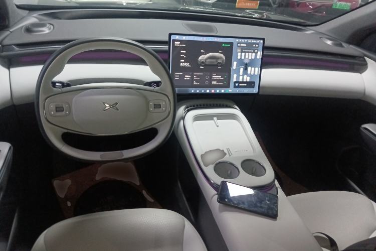 Used XPeng G7 2025 Model—702 Ultra Long Range Center Console