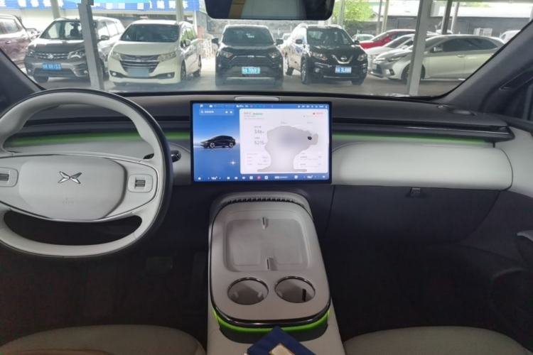 Used XPeng G7 2025 Model—702 Ultra Long Range Center Console