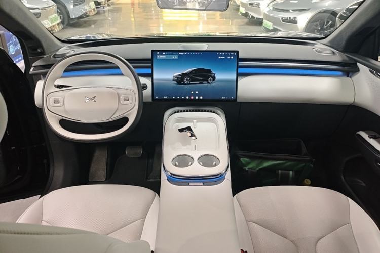 Used XPeng G7 2025 Model—702 Ultra Long Range Center Console