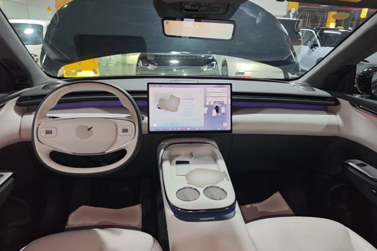 Used XPeng G7 2025 Model—702 Ultra Long Range Center Console