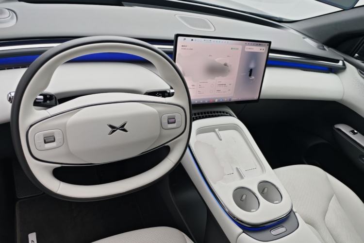 Used XPeng G7 2025 Model—702 Ultra Long Range Center Console