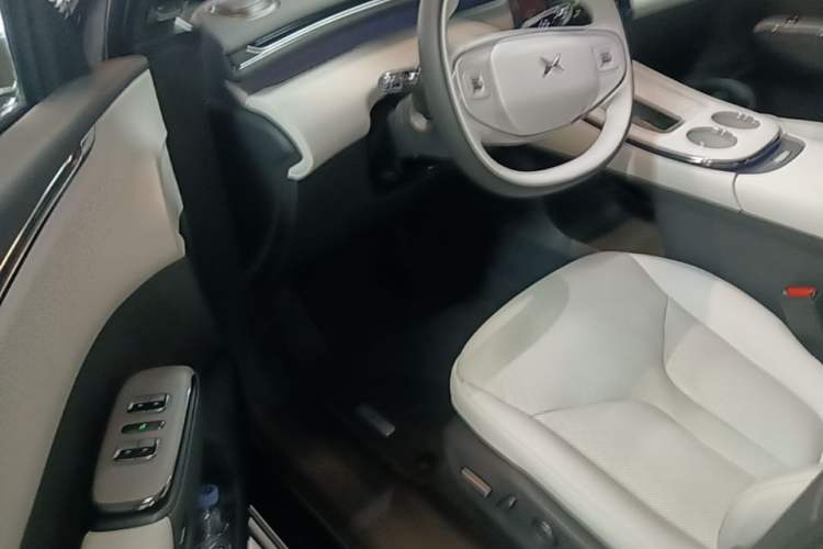 Used XPeng G7 2025 Model—702 Ultra Long Range Driver Seat