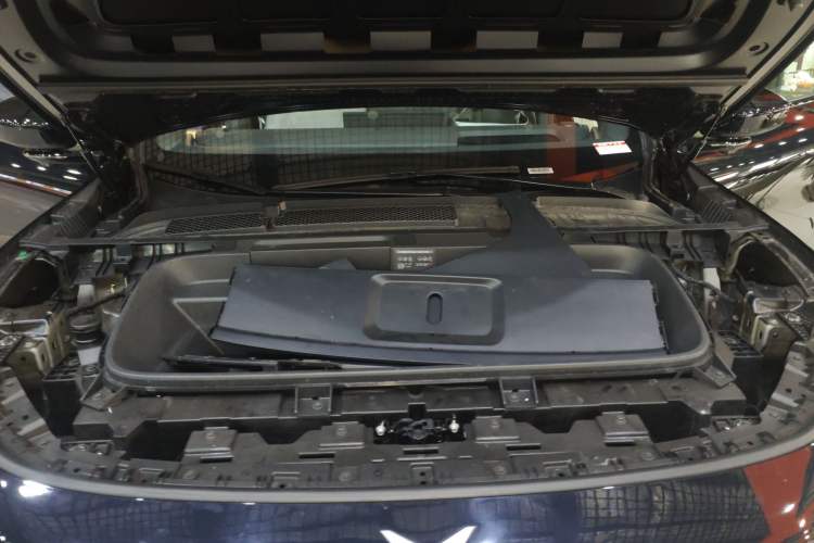 Used XPeng G7 2025 Model—702 Ultra Long Range Engine Bay