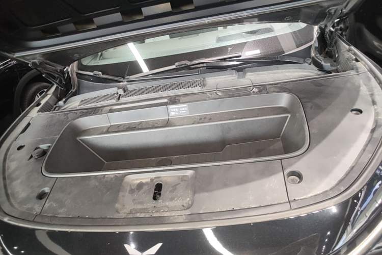 Used XPeng G7 2025 Model—702 Ultra Long Range Engine Bay