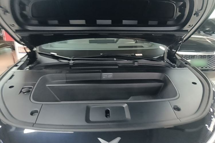 Used XPeng G7 2025 Model—702 Ultra Long Range Engine Bay