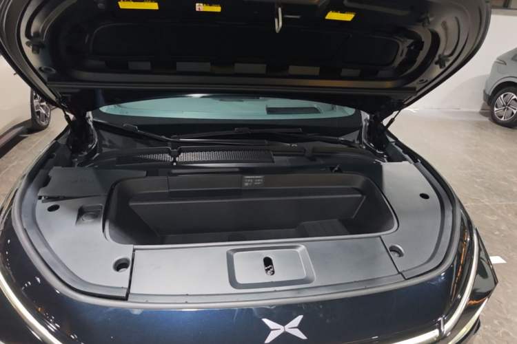 Used XPeng G7 2025 Model—702 Ultra Long Range Engine Bay
