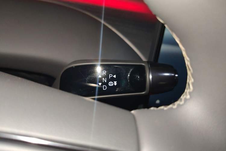 Used XPeng G7 2025 Model—602 Long Range Max Gear Lever