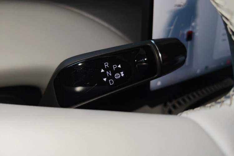 Used XPeng G7 2025 Model—702 Ultra Long Range Gear Lever