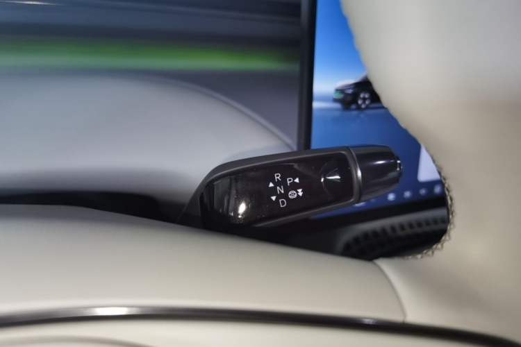Used XPeng G7 2025 Model—702 Ultra Long Range Gear Lever