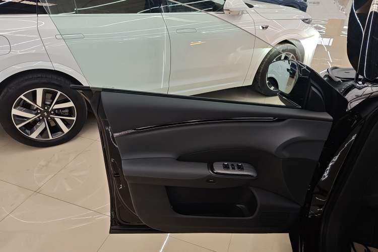 Used XPeng G7 2025 702 Max Left Front Door Interior
