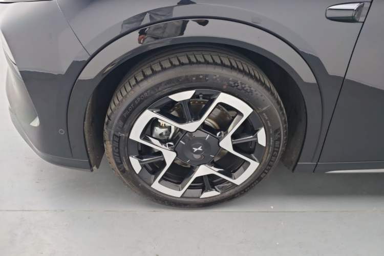 Used XPeng G7 2025 Model—702 Ultra Long Range Left Front Wheel Hub