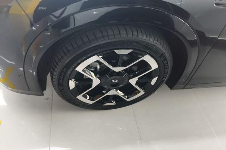 Used XPeng G7 2025 Model—702 Ultra Long Range Left Front Wheel Hub
