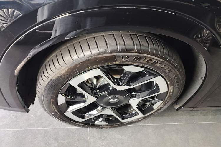 Used XPeng G7 2025 Model—702 Ultra Long Range Left Front Wheel Hub