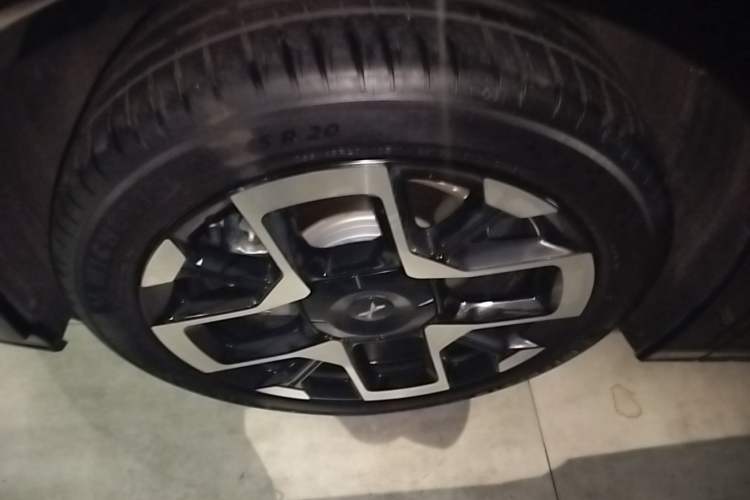 Used XPeng G7 2025 Model—702 Ultra Long Range Left Front Wheel Hub