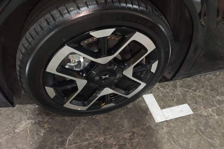 Used XPeng G7 2025 Model—702 Ultra Long Range Left Front Wheel Hub
