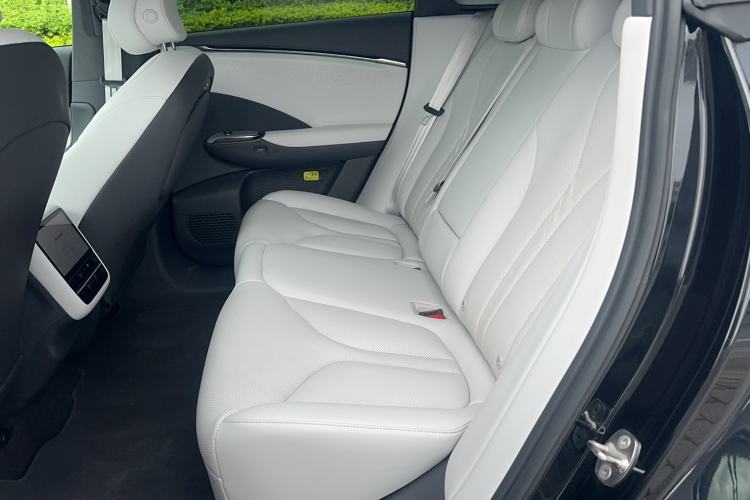 Used XPeng G7 2025 Model—702 Ultra Long Range Left Rear Seat