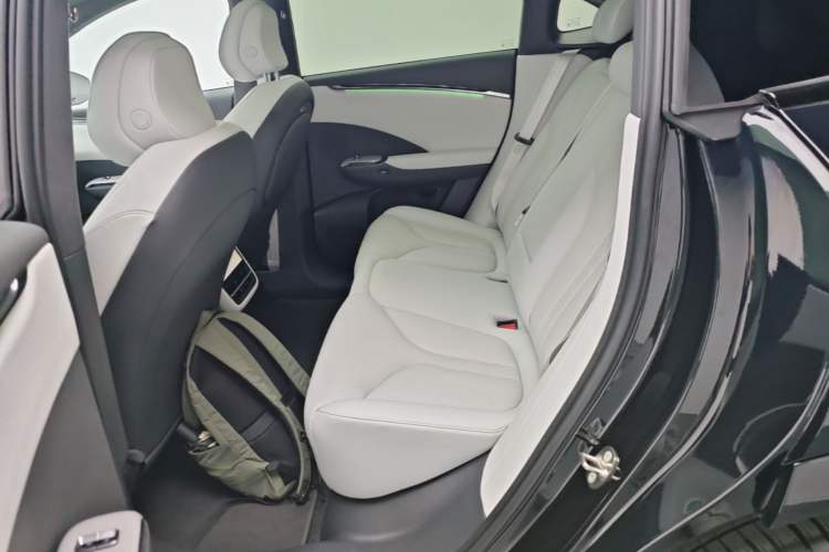 Used XPeng G7 2025 Model—702 Ultra Long Range Left Rear Seat