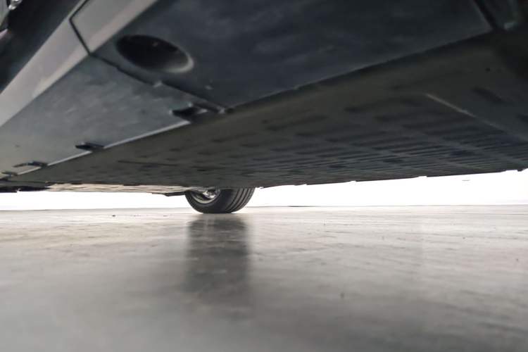 Used XPeng G7 2025 Model—702 Ultra Long Range Left Side Sill