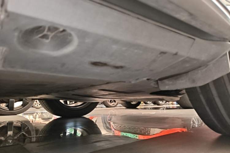 Used XPeng G7 2025 Model—702 Ultra Long Range Left Side Sill