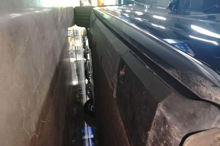 Used XPeng G7 2025 Model—702 Ultra Long Range Left Side Sill