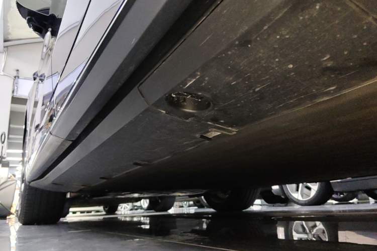 Used XPeng G7 2025 Model—702 Ultra Long Range Left Side Sill