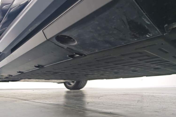 Used XPeng G7 2025 Model—702 Ultra Long Range Left Side Sill