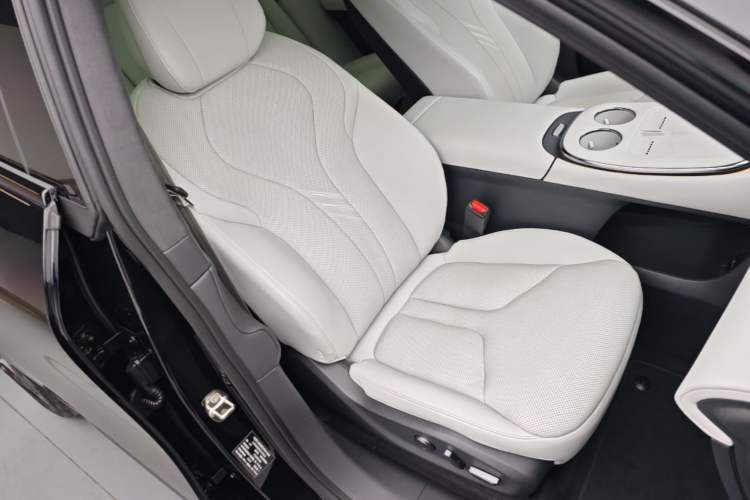 Used XPeng G7 2025 Model—702 Ultra Long Range Right Front Seat