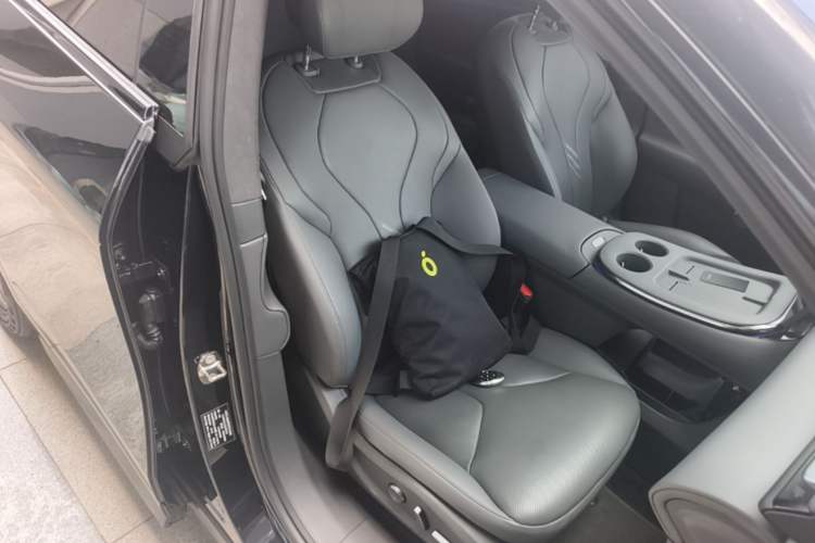 Used XPeng G7 2025 Model—702 Ultra Long Range Right Front Seat