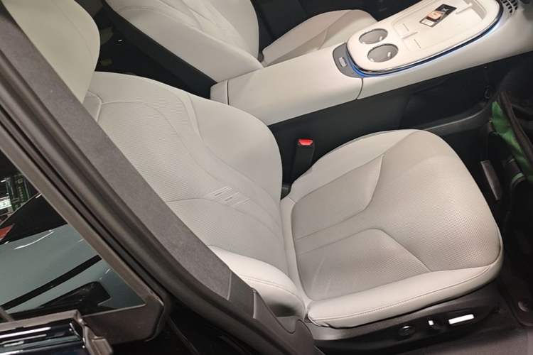 Used XPeng G7 2025 Model—702 Ultra Long Range Right Front Seat