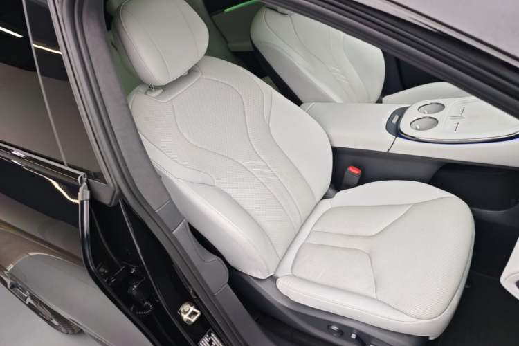 Used XPeng G7 2025 Model—702 Ultra Long Range Right Front Seat