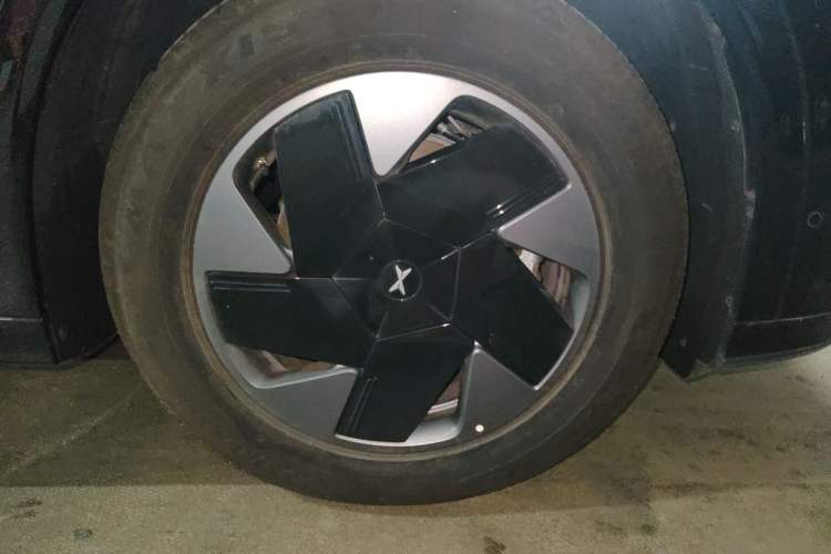 Used XPeng G7 2025 Model—602 Long Range Max Right Front Wheel Hub