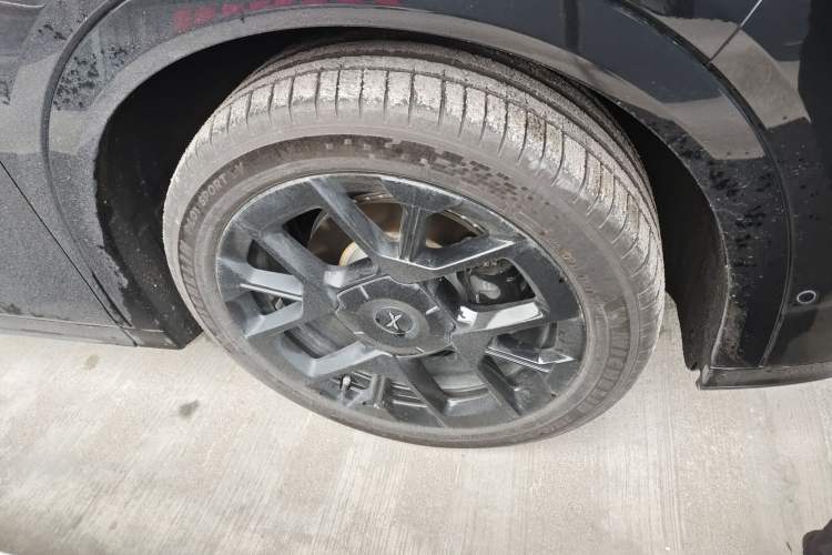 Used XPeng G7 2025 702 Max Right Front Wheel Hub