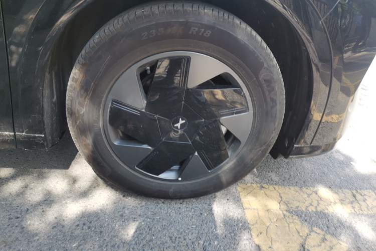 Used XPeng G7 2025 Model—602 Long Range Max Right Front Wheel Hub