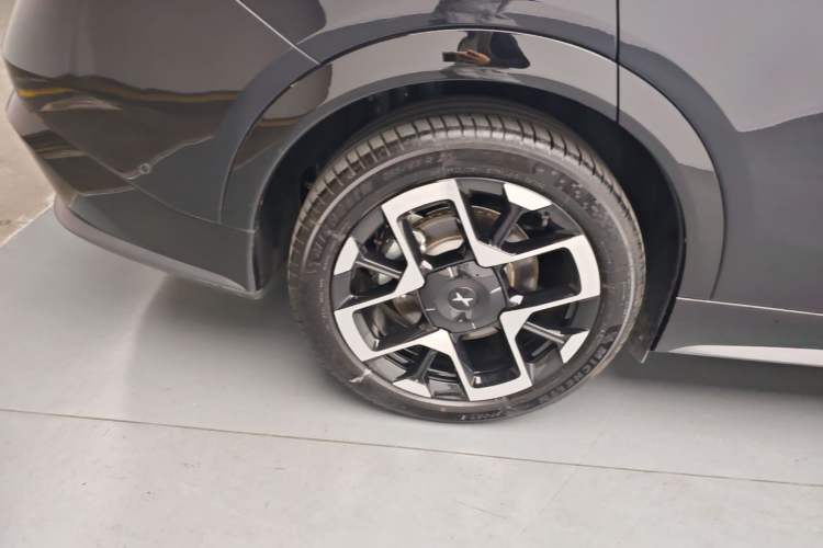 Used XPeng G7 2025 Model—702 Ultra Long Range Right Rear Wheel Hub