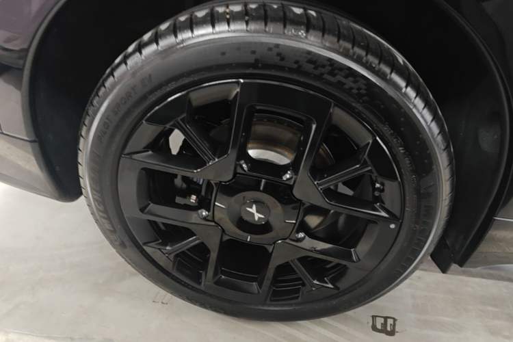 Used XPeng G7 2025 702 Max Right Rear Wheel Hub