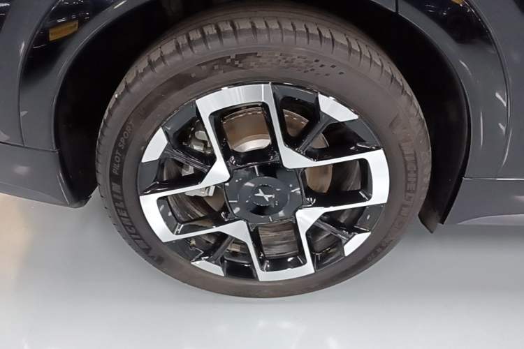 Used XPeng G7 2025 Model—702 Ultra Long Range Right Rear Wheel Hub