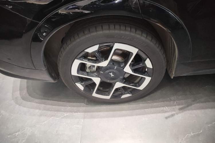 Used XPeng G7 2025 Model—702 Ultra Long Range Right Rear Wheel Hub