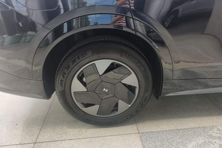 Used XPeng G7 2025 Model—702 Ultra Long Range Right Rear Wheel Hub