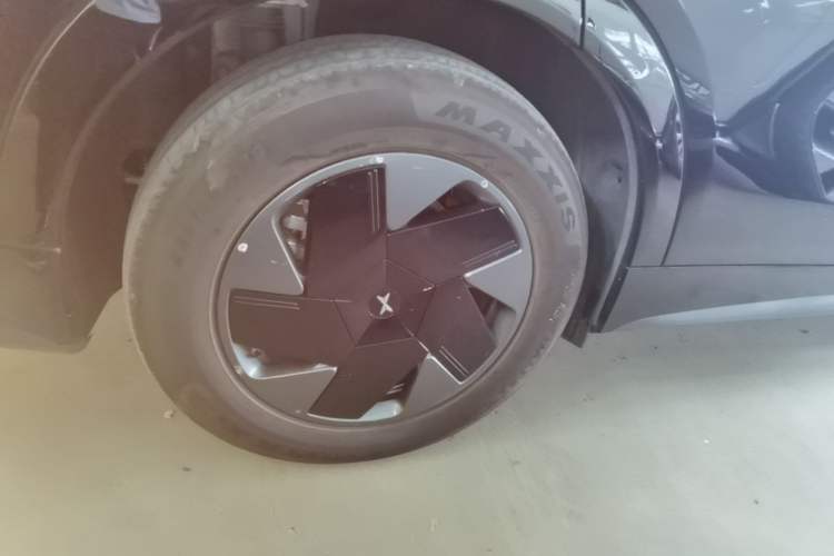 Used XPeng G7 2025 Model—702 Ultra Long Range Right Rear Wheel Hub