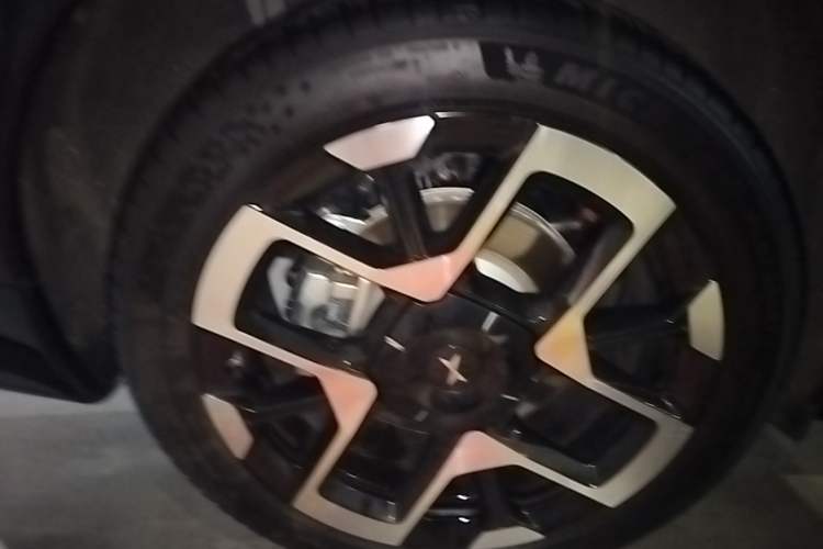 Used XPeng G7 2025 Model—702 Ultra Long Range Right Rear Wheel Hub