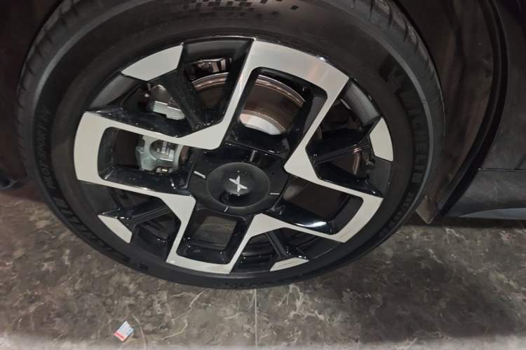 Used XPeng G7 2025 Model—702 Ultra Long Range Right Rear Wheel Hub