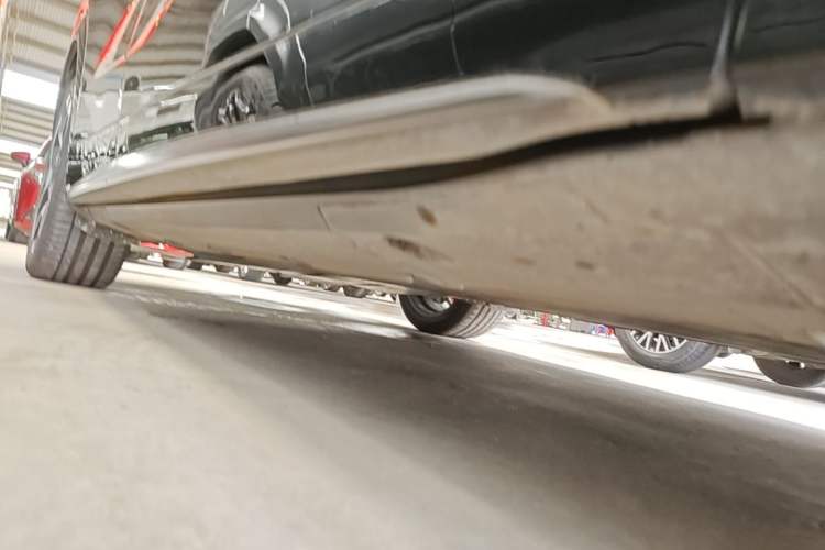 Used XPeng G7 2025 Model—702 Ultra Long Range Right Side Sill