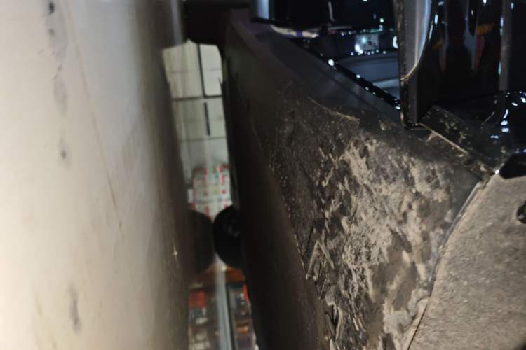 Used XPeng G7 2025 Model—702 Ultra Long Range Right Side Sill